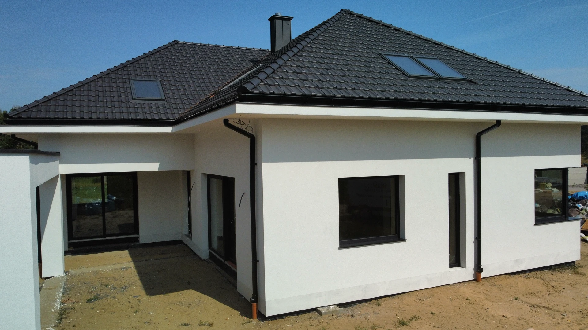 Ocieplenie budynku i elewacja - Wola Rzędzińska – Elewacje i Docieplenia  Tarnów | MADRI | 25 Lat Doświadczenia